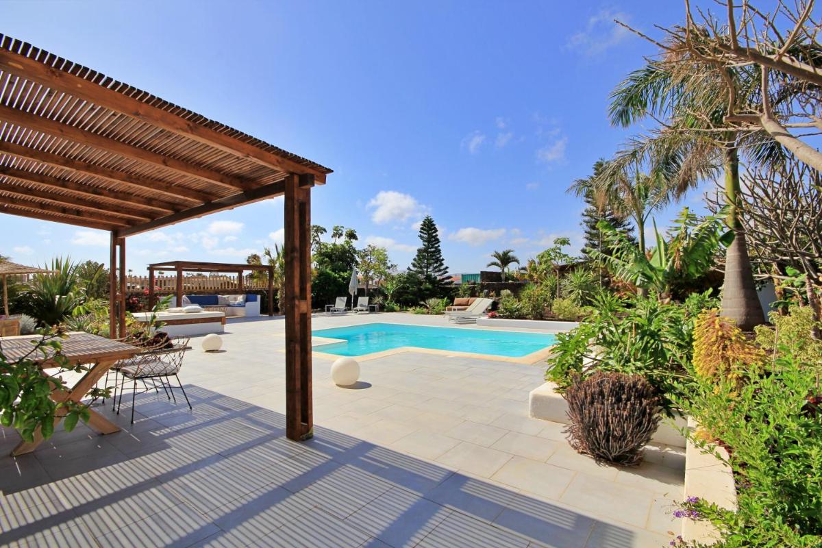 No 23 Lajares, The Bali House - Housity