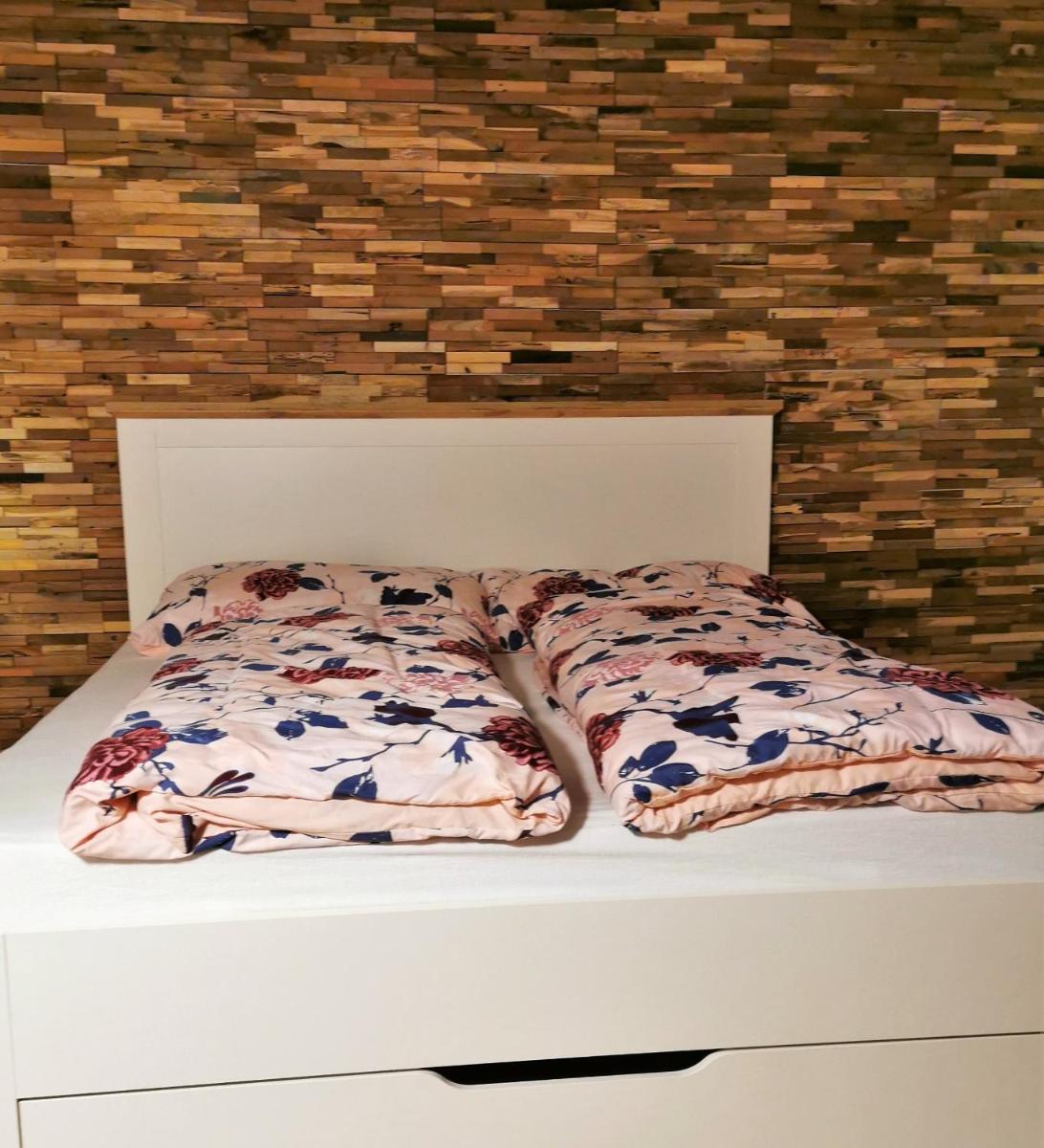 Modern renoviert mit Hallenbad + Fitness - Housity