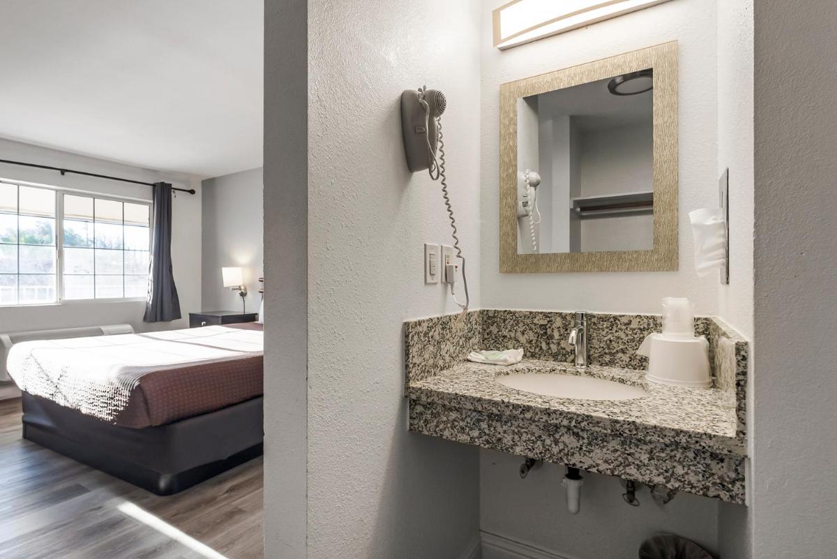 Grace Light Inn - Housity