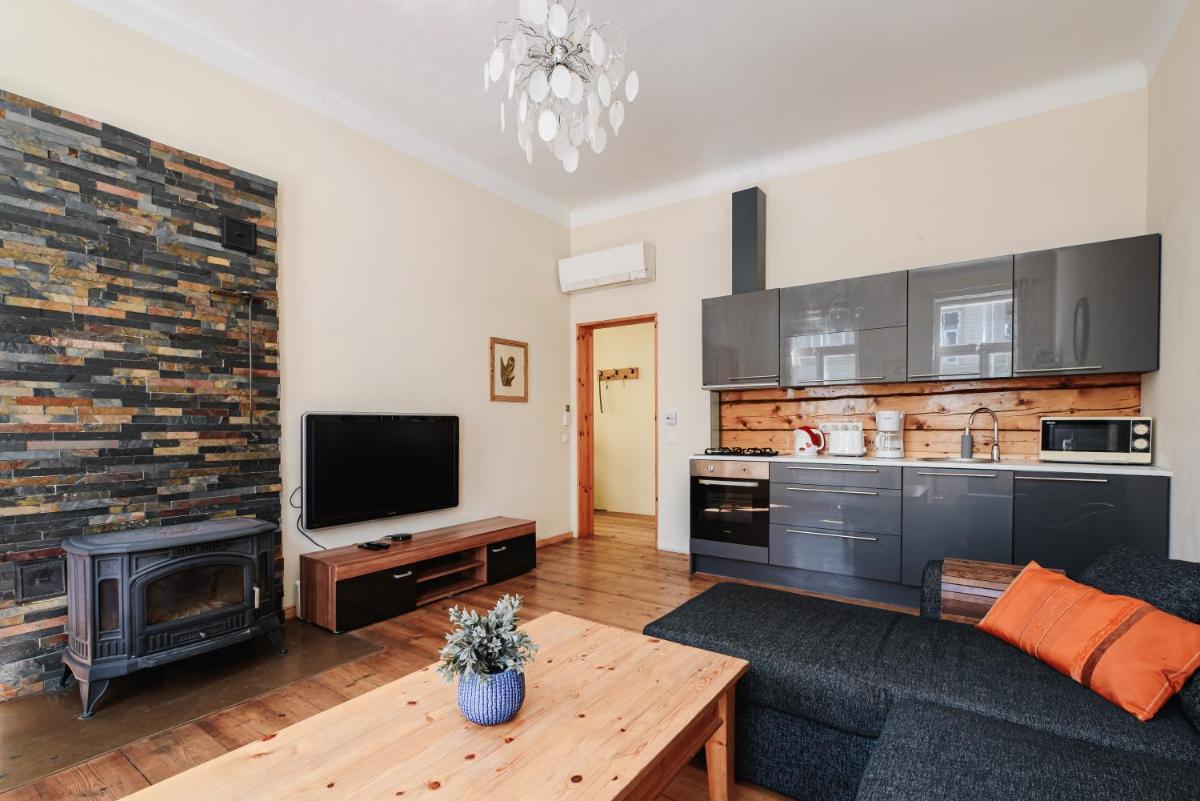 AirHome - Owl's Nest 2 - Housity
