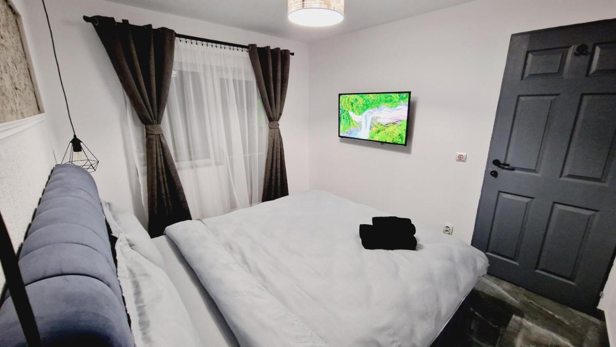 Divine House Straja - Housity