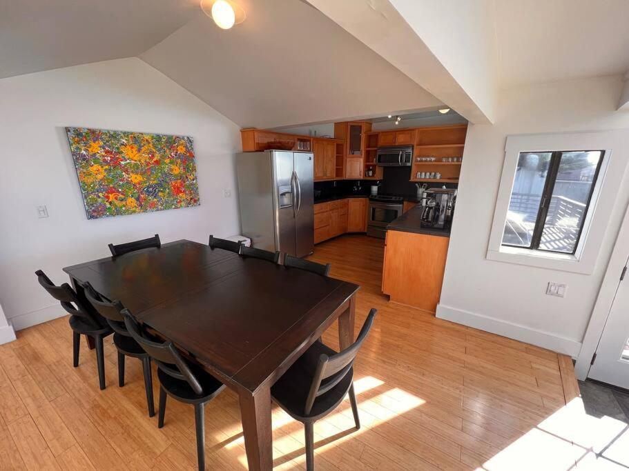 Stunning Oceanfront Escape - Housity