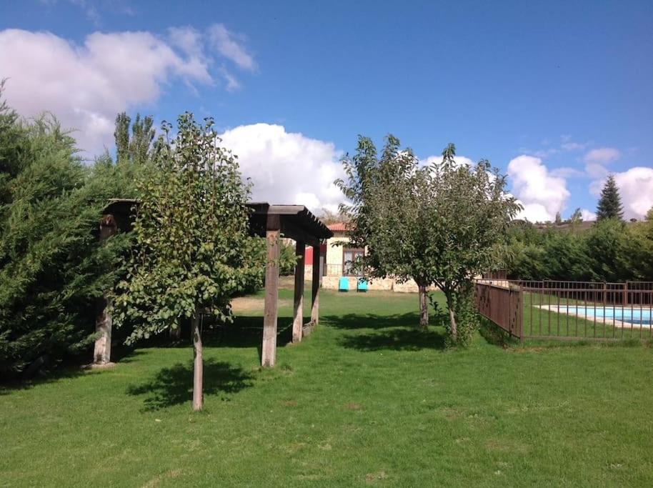 Nido con jacuzzi y piscina privada y 1.100m2 - Housity