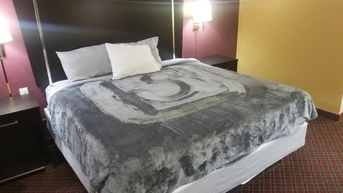Hotel King WI-FI Hotel 101 Booking - Housity