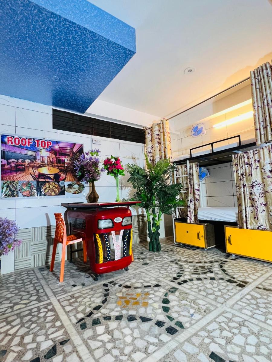 MOONLIGHT HOMESTAY & HOSTEL - Housity