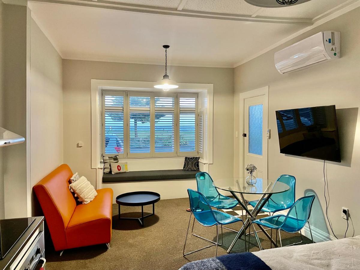 Beach Front Studio Napier - Housity