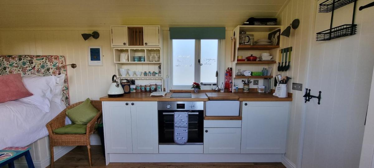 The Lookout Shepherd's Hut - Housity