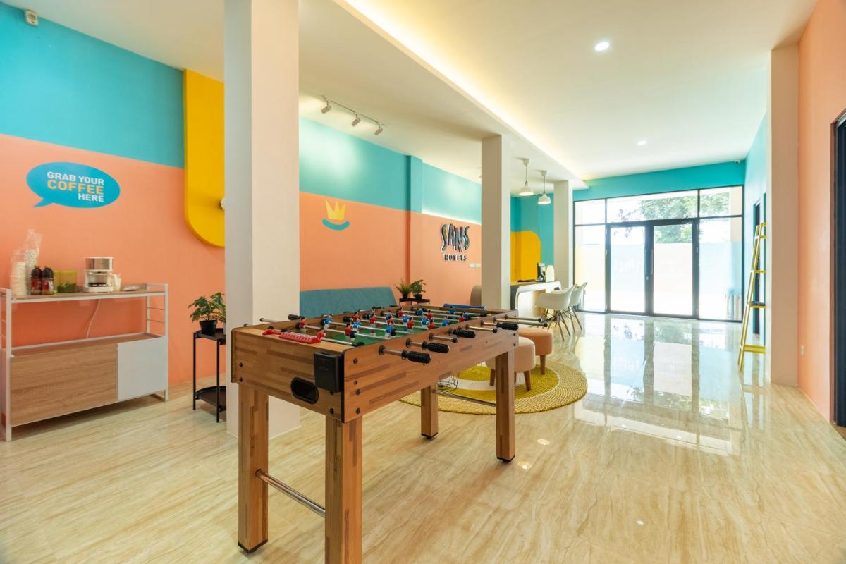 Sans Hotel Bubulak Bogor - Housity