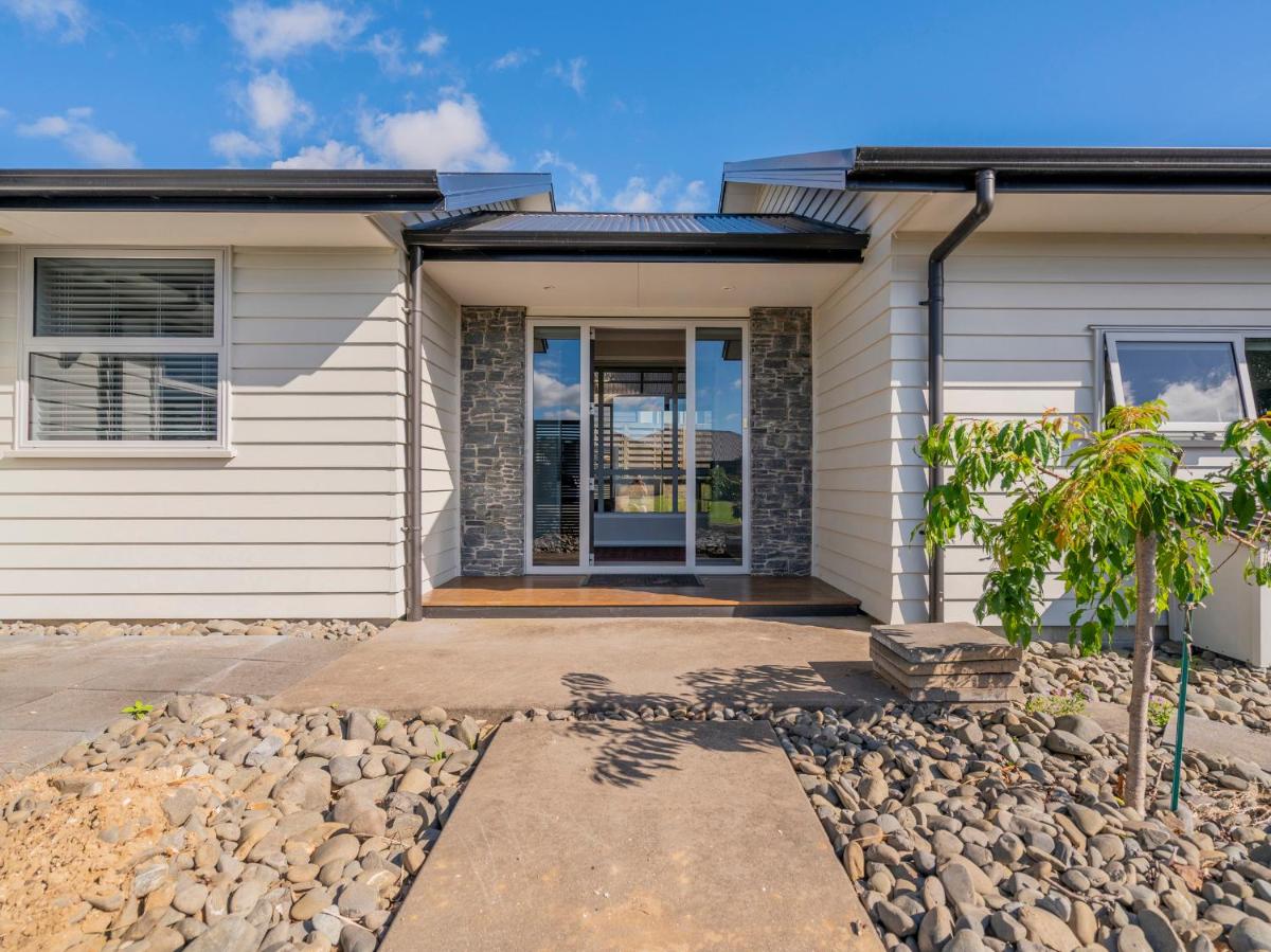 Relax on Roseberry - Whitianga Holiday Home - Housity