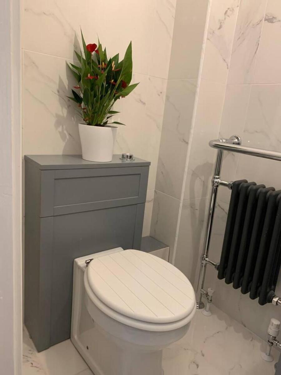 Lavish The Marble Apartment - Housity