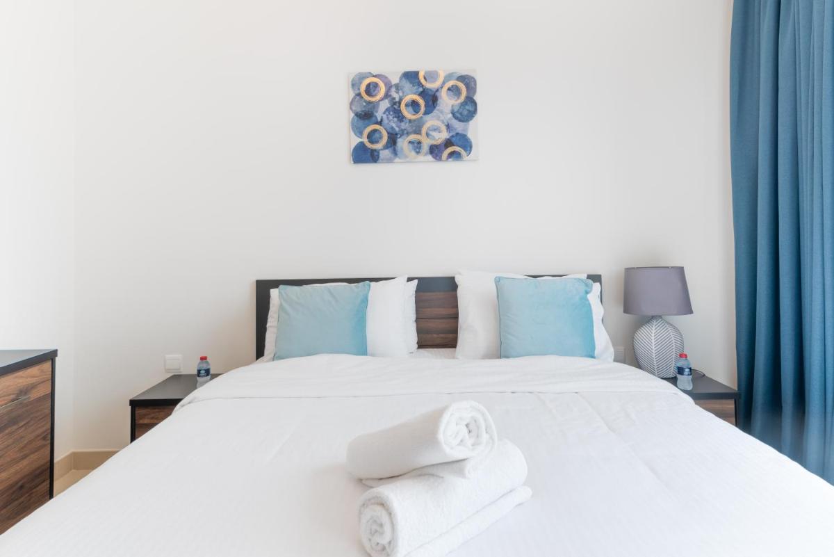 Holidays R Us Royal View - Housity