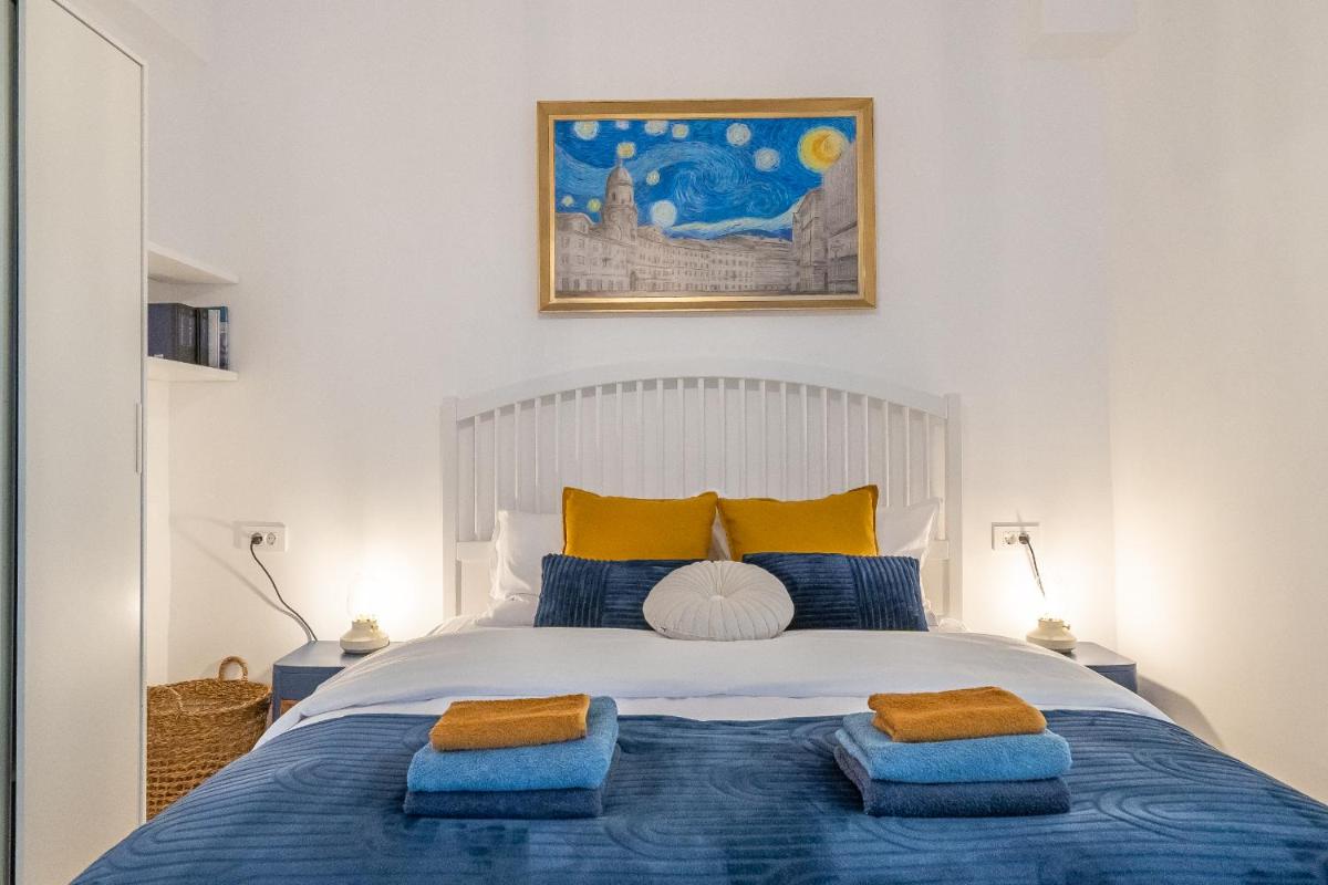 STARRY NIGHT Studio Apartment - Housity