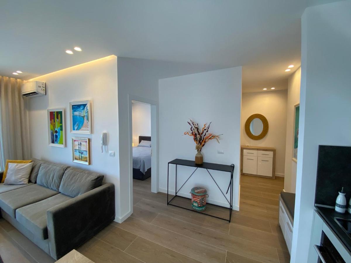 Sea Breeze 01 - Housity