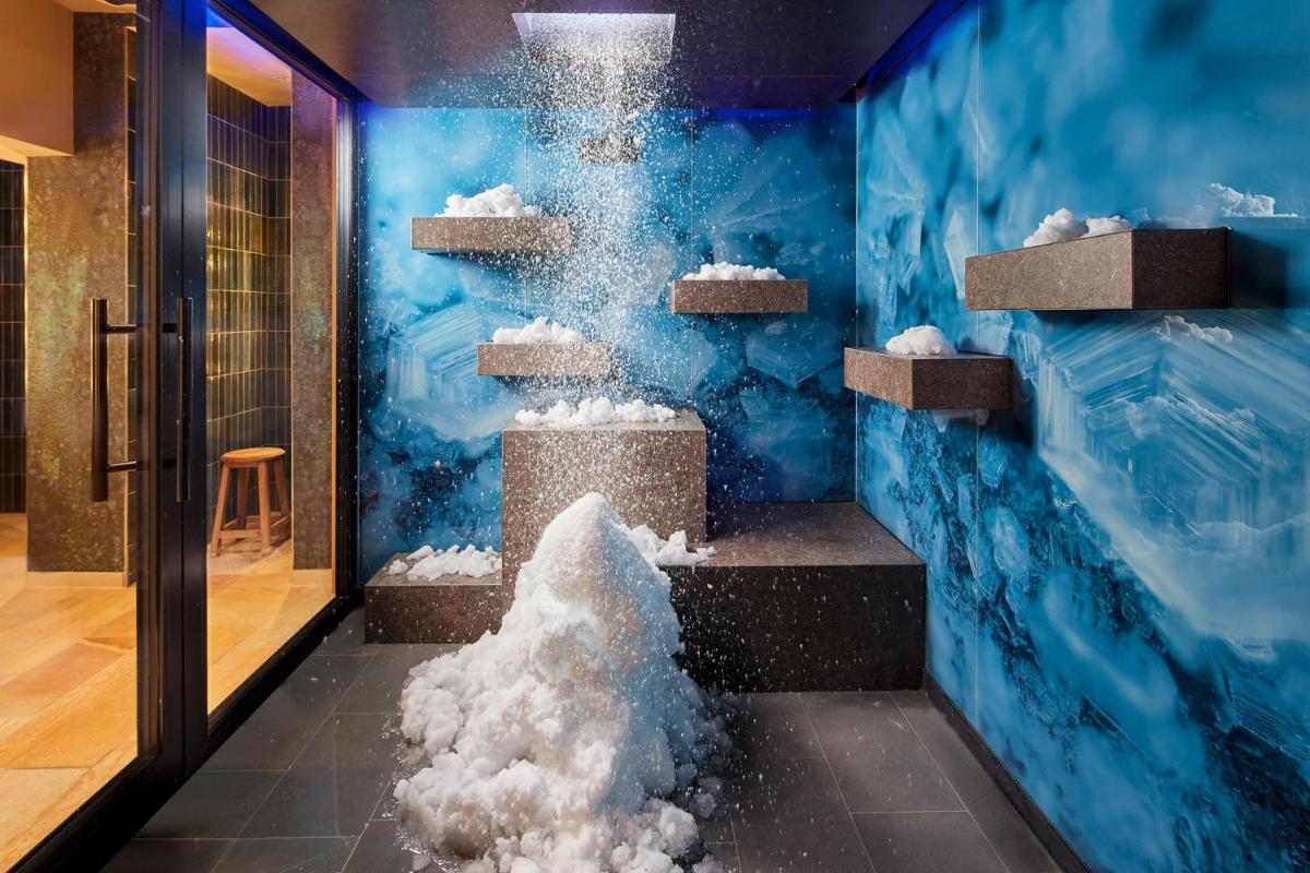 Ein Badezimmer in der Unterkunft Hotel Erbprinz - Gourmet & Spa