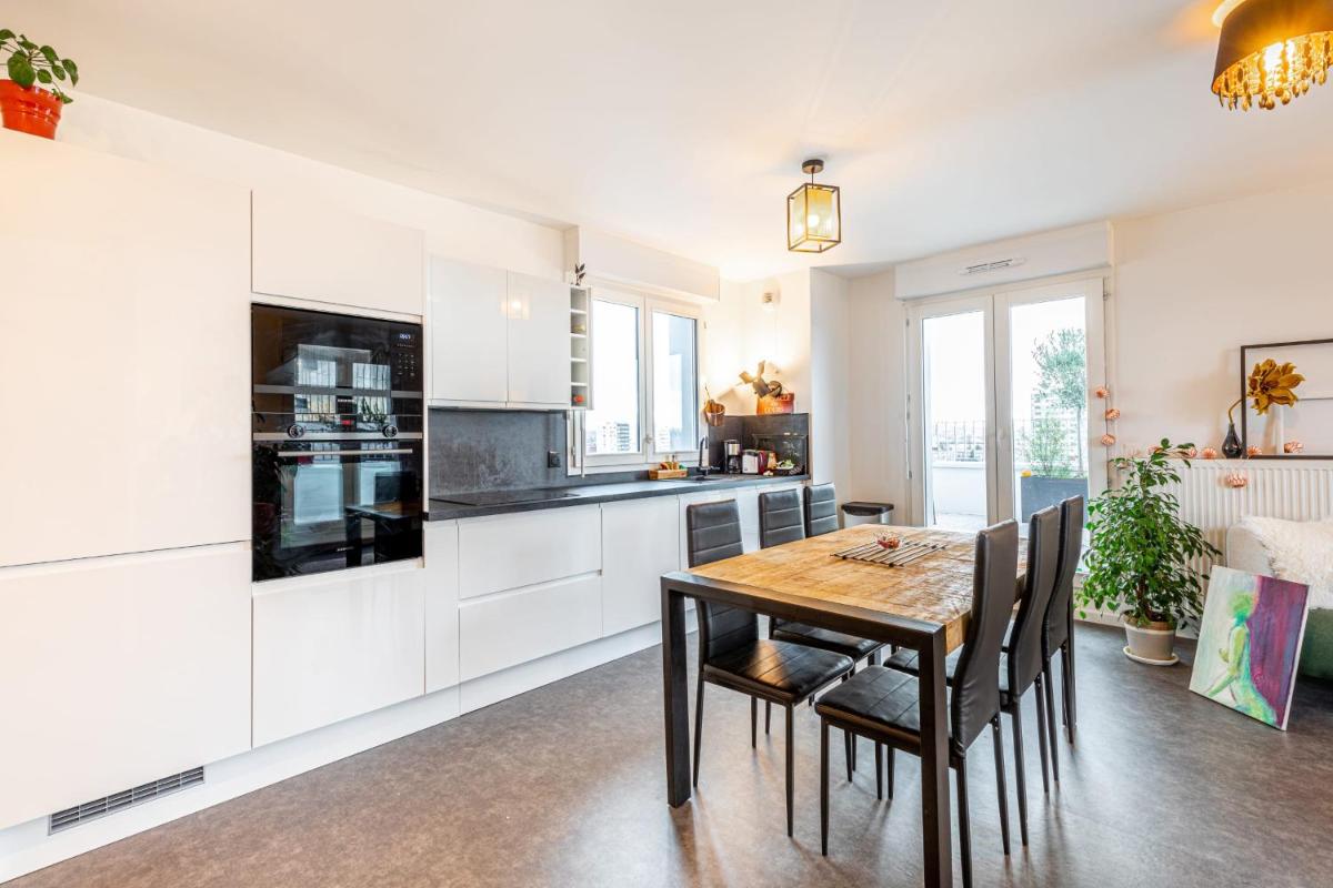 GuestReady - Vibrant Heaven in La Courneuve - Housity