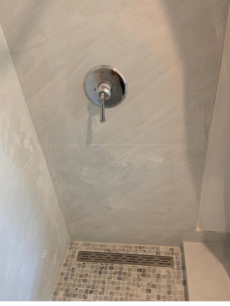 room & private bathroom - Housity