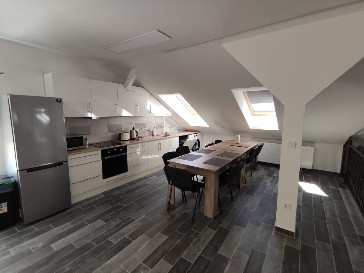 Gyöngy Apartmanház - Housity