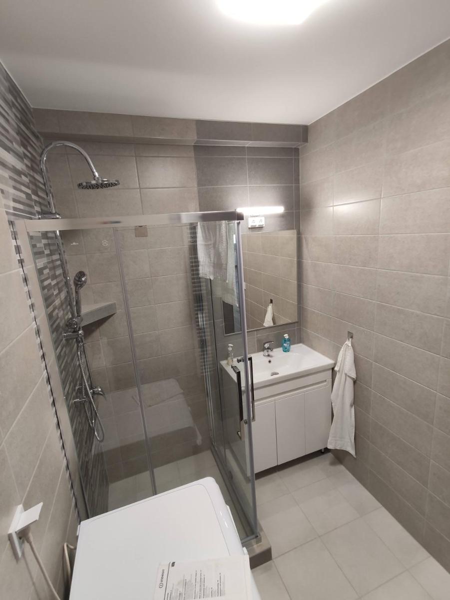 Gyöngy Apartmanház - Housity