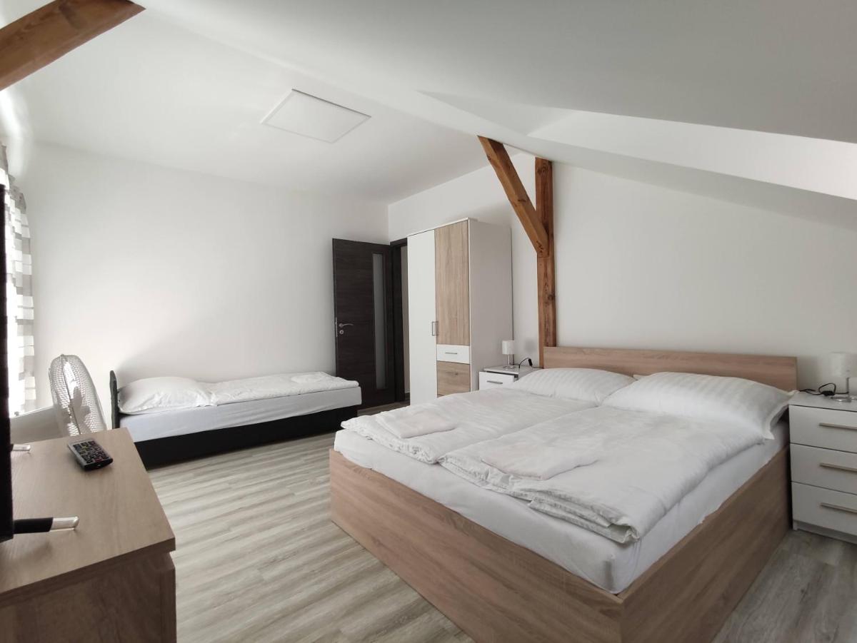 Gyöngy Apartmanház - Housity