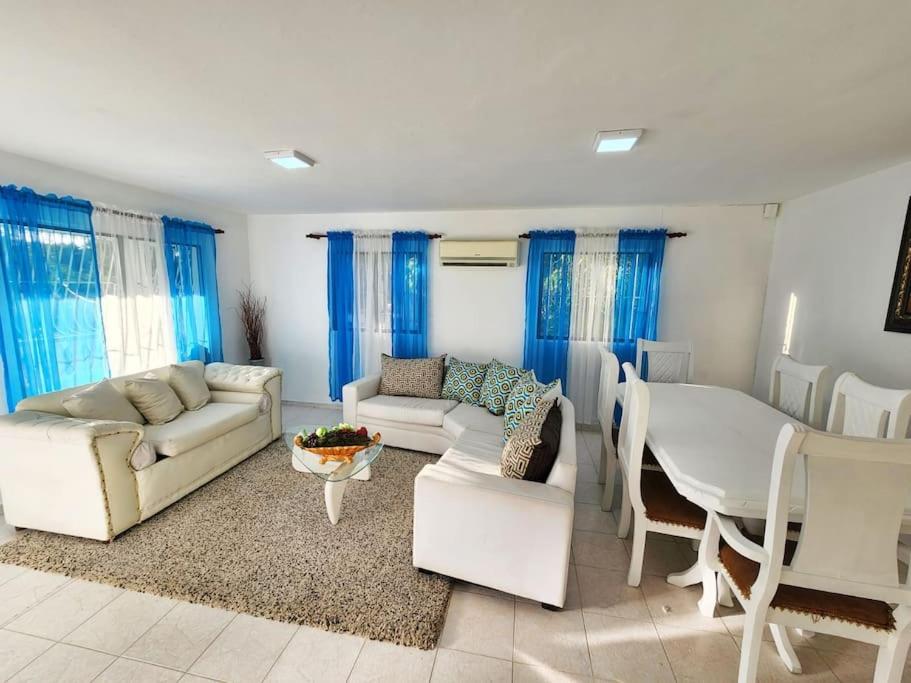 Suitetrails - agradable espanciosa casa de 3 habitaciones 3 bano