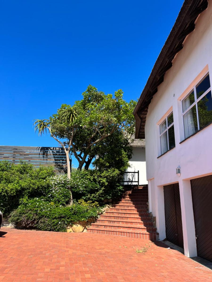 See the sea-Holiday house @ 140 St Francis Drive - Housity
