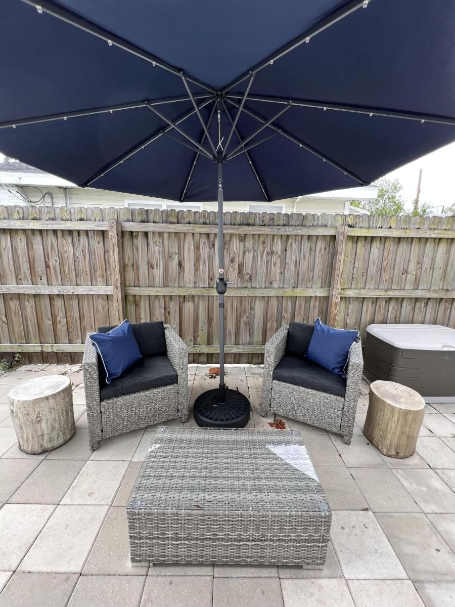 Stylish Updated Studio in Tampa | Hyde Park & UT - Housity