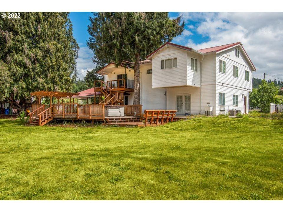 Eagle Creek Gardens - Housity