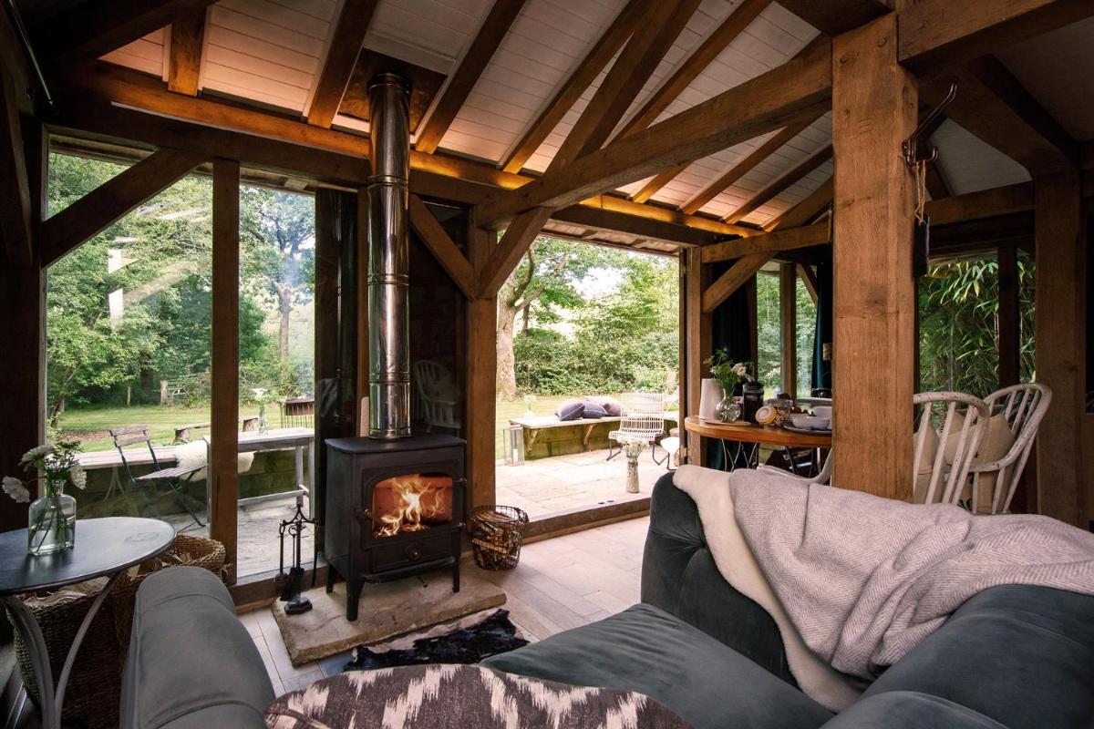 Luxury Boltholes cabin in the woods with hot tub - Housity