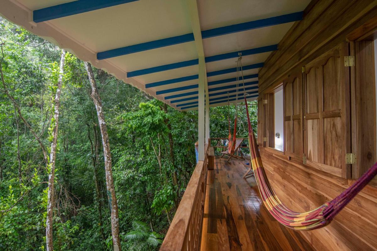 Blue Maverick Retreat - Secluded Nature Escape - 4WD Access Required - Housity