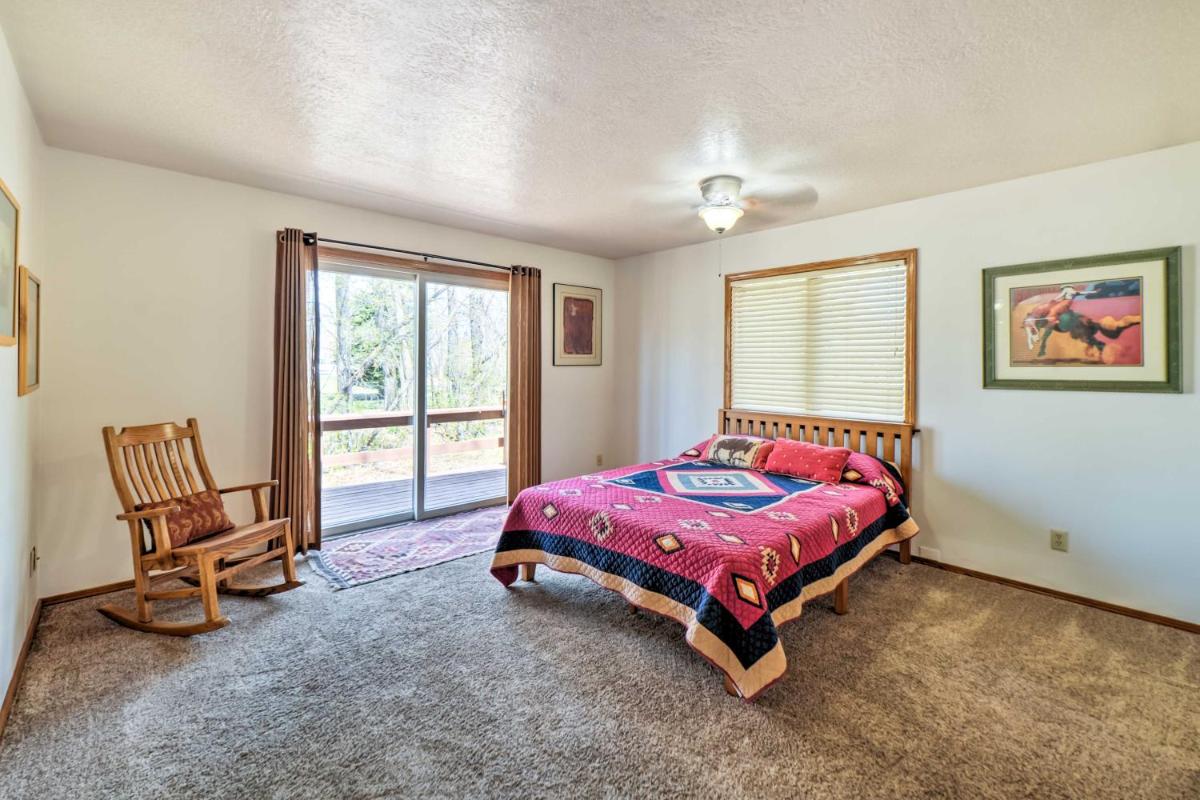 Spacious Mancos Home with Furnished Deck and Yard! - Housity