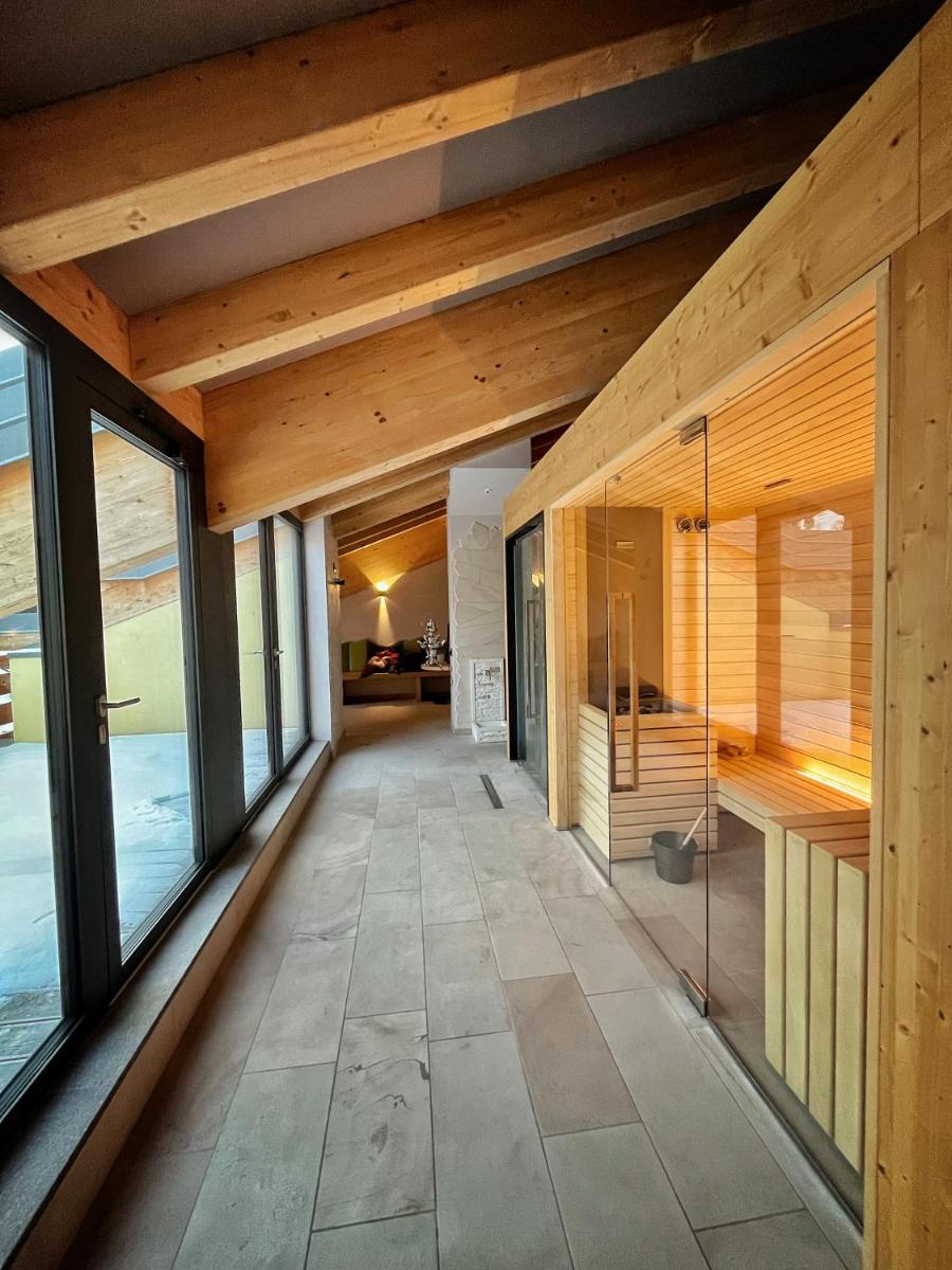 Hotel Moena - Housity