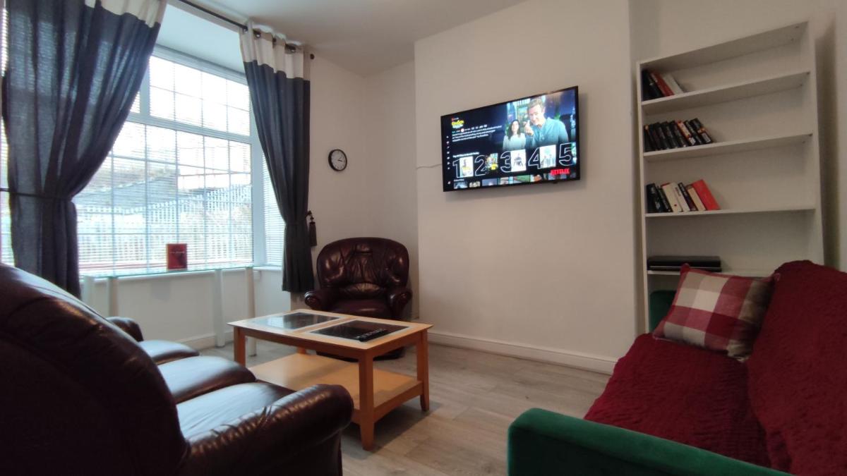 Lovely 2 Bedroom House - Housity