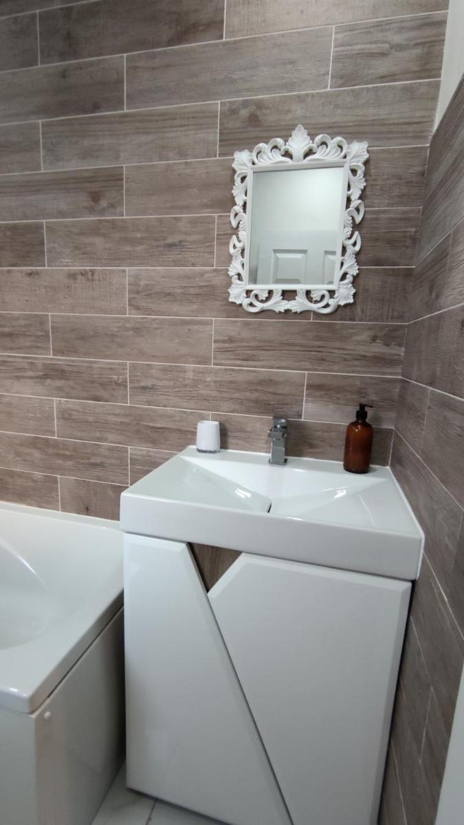 Lovely 2 Bedroom House - Housity