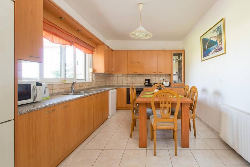 Garden House with sea view - Housity