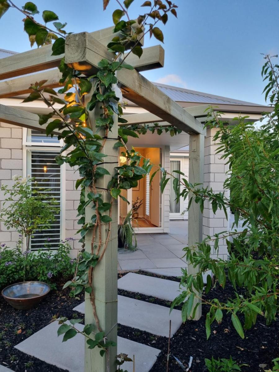 Omokoroa Golfers Retreat - B&B - Housity