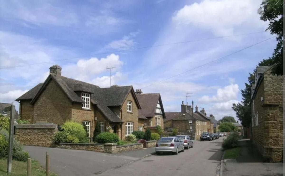 Fully Detached Cottage House Loddington Kettering - Housity