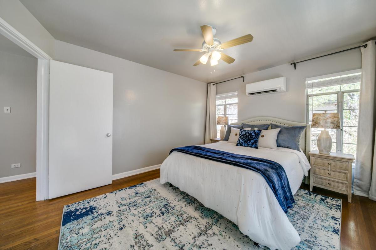 Historical Home in Iconic Alamo Heights - Sky view - Housity