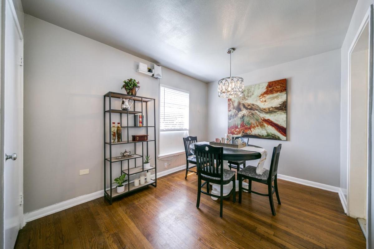 Historical Home in Iconic Alamo Heights - Sky view - Housity