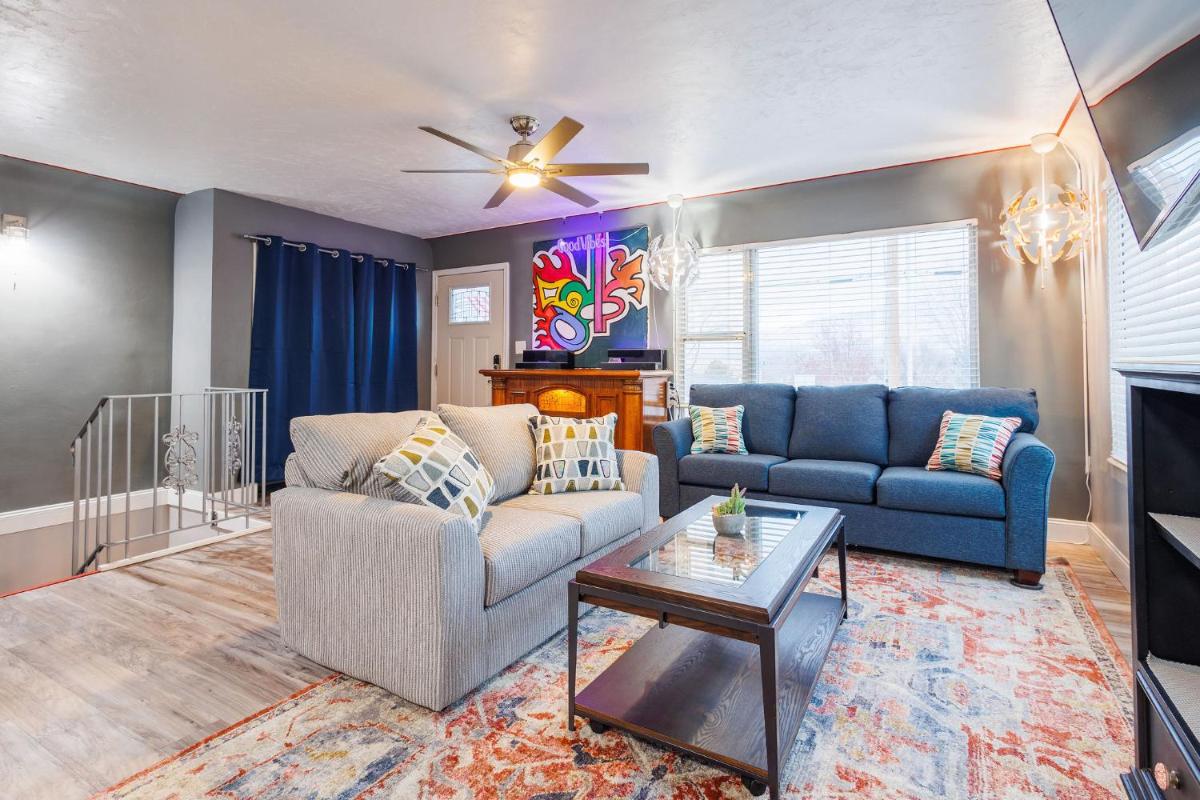 Luxe Home With Amenities - Housity