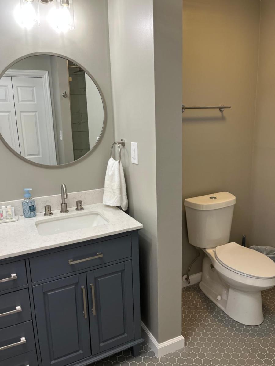 Modern Lakefront Views at Lake Hickory Haven - Housity