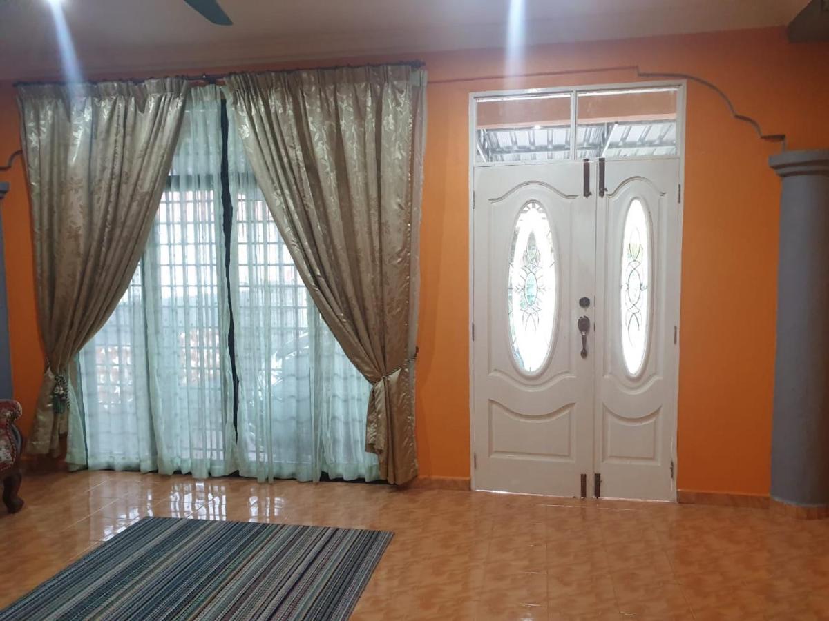 Qaseh Aida Guesthouse - Housity