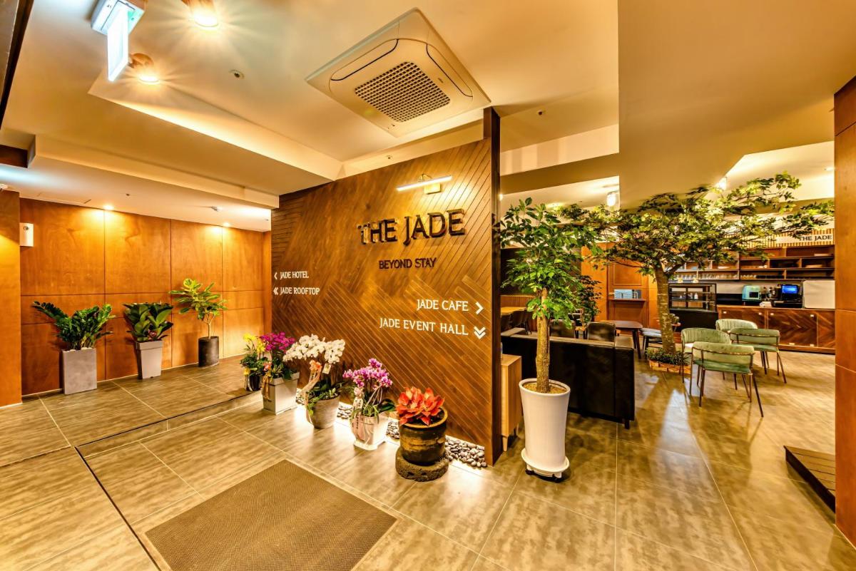 The Jade Hotel - Housity
