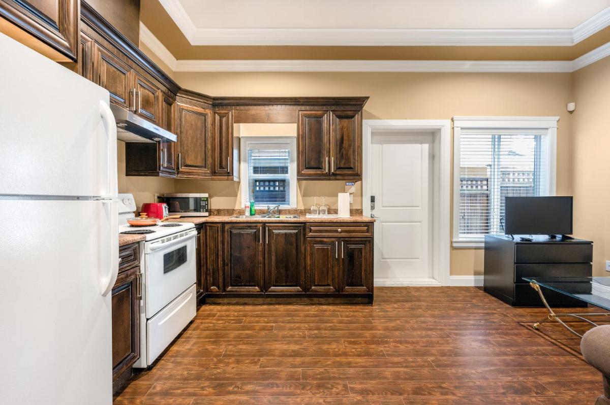 Dream home with kitchen, own entrance - Housity