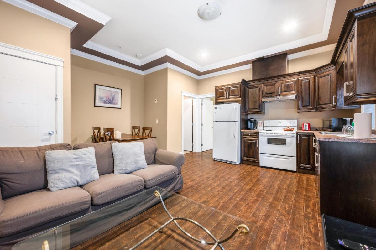 Dream home with kitchen, own entrance - Housity
