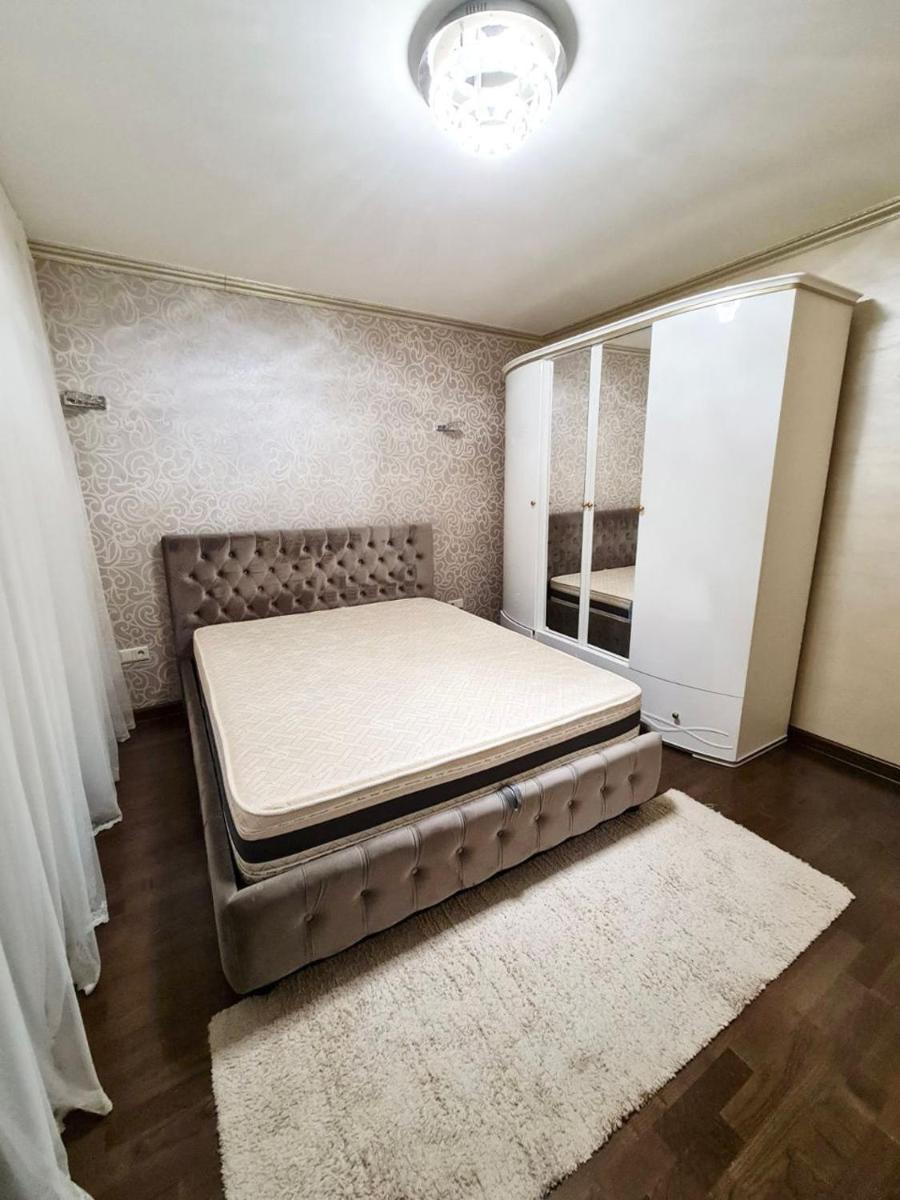 Suitetrails - Cathedral Park and Pedestrian zone ultracentral cozy apartment in Chisinau