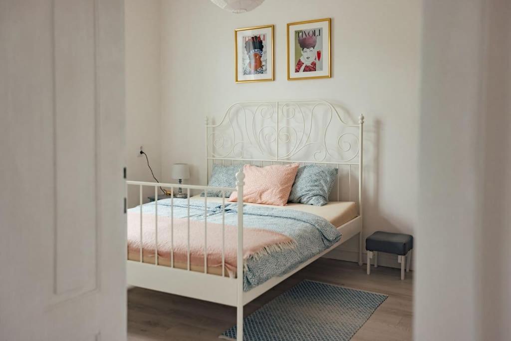 Edith Piaf - Housity