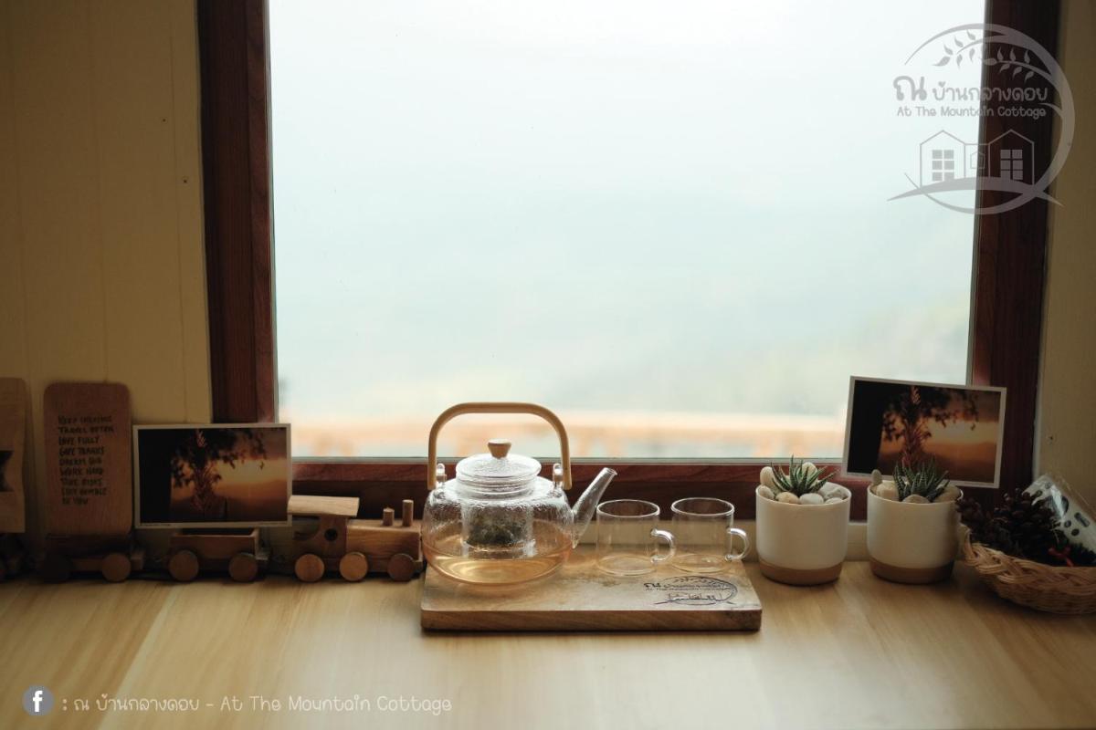 At The Mountain Cottage, Tiny Home at Doichang with Hot tub Included Breakfast and Dinner - Housity