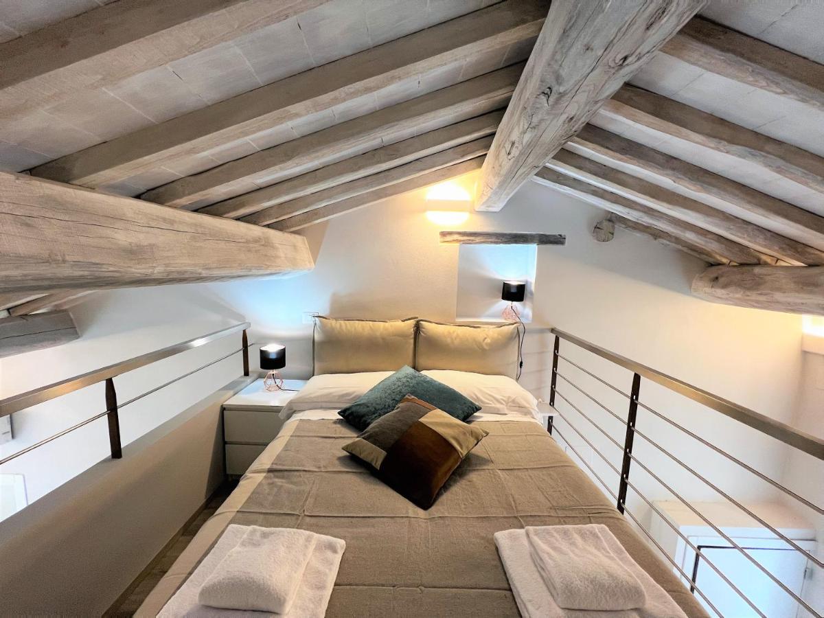 KAMI-central beautiful apartment over the roofs - Housity