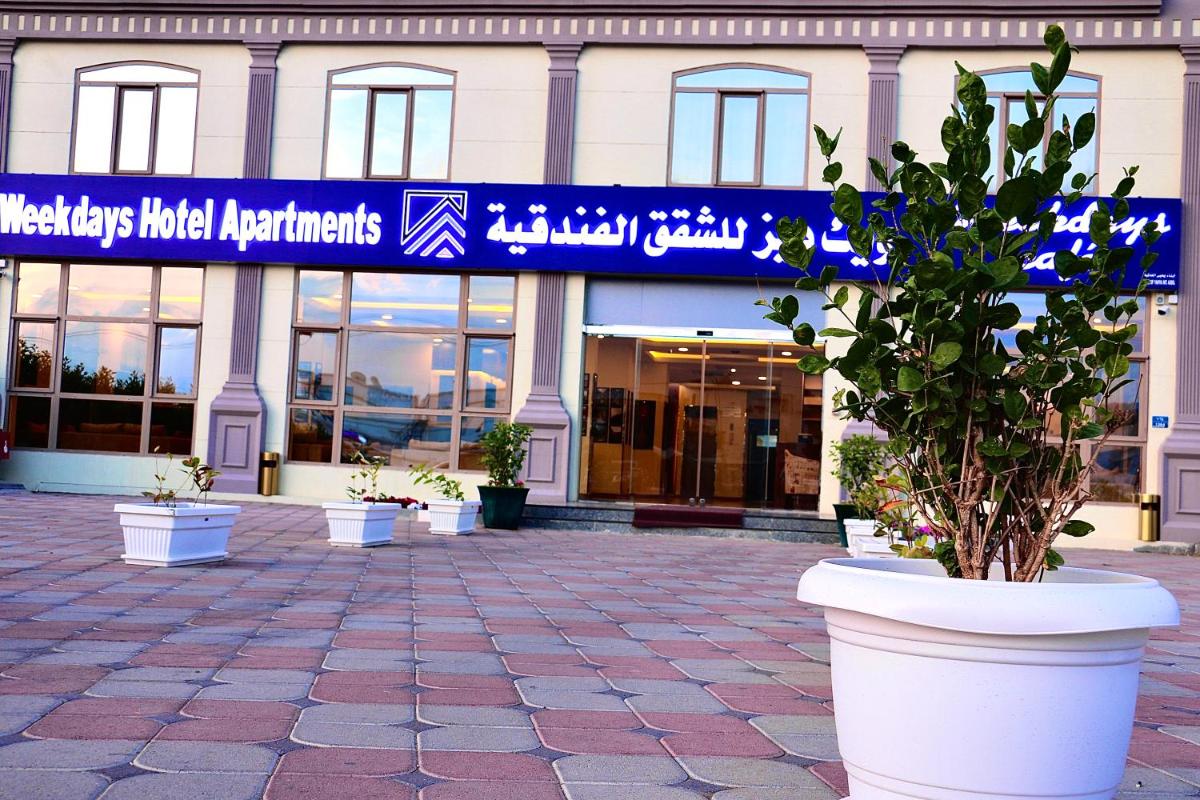 Weekdays Hotel - Housity