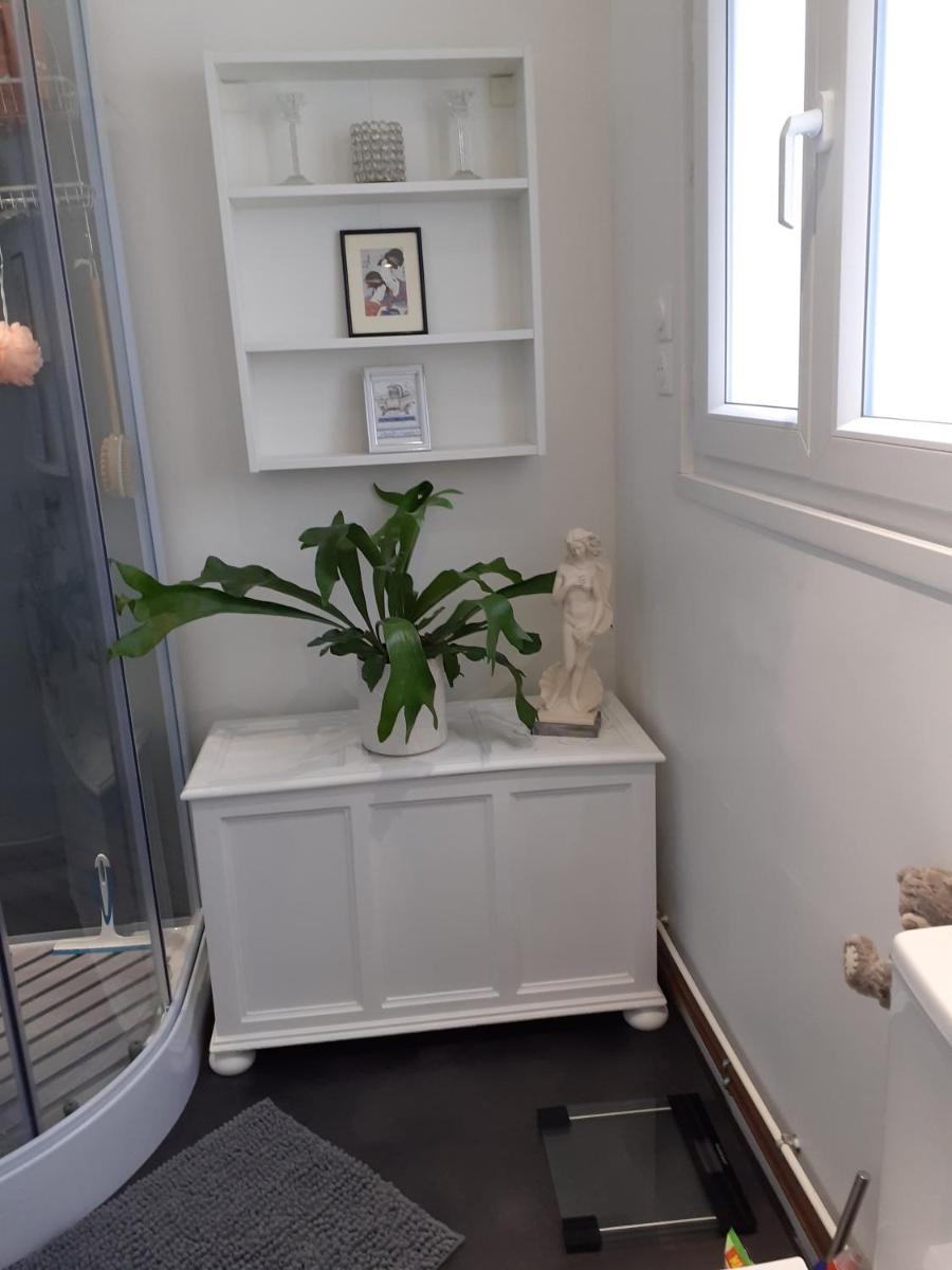 Oasis Master Suite - Housity